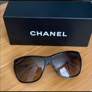 Black and Tan Chanel sunglasses